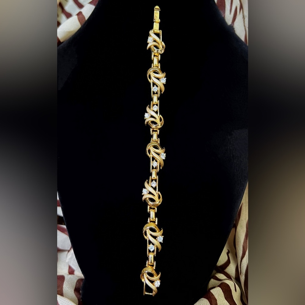 Vintage Crown Trifari 1955~1969 Gold Tone Trifanium w/Swarovski Crystal Bracelet - Picture 4 of 7